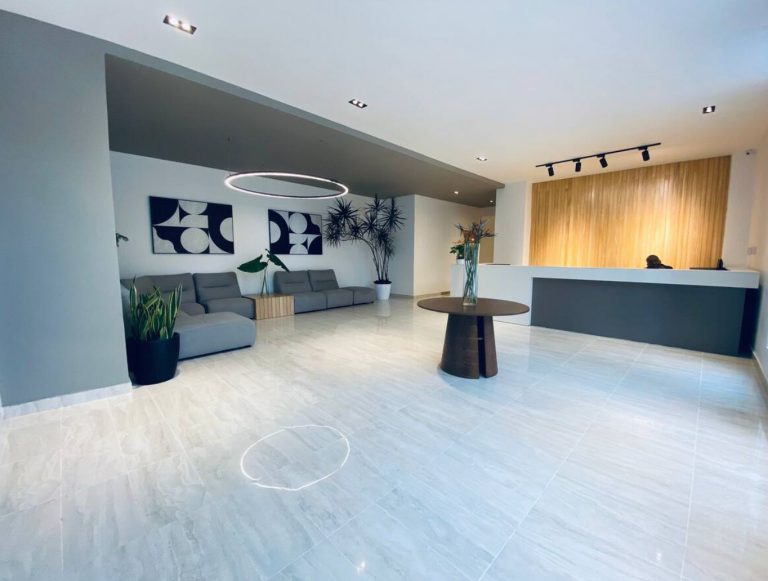 Apartamento amueblado en venta en La Esperilla