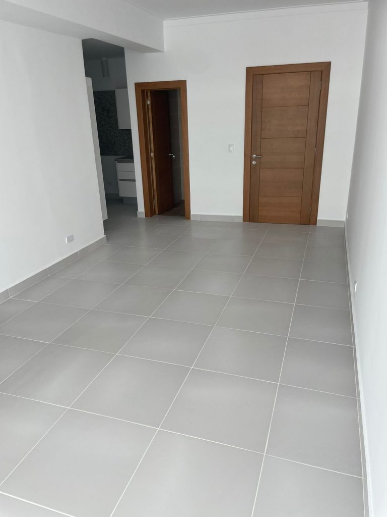 ¡Espectacular apto en venta con terraza en Evaristo Morales !