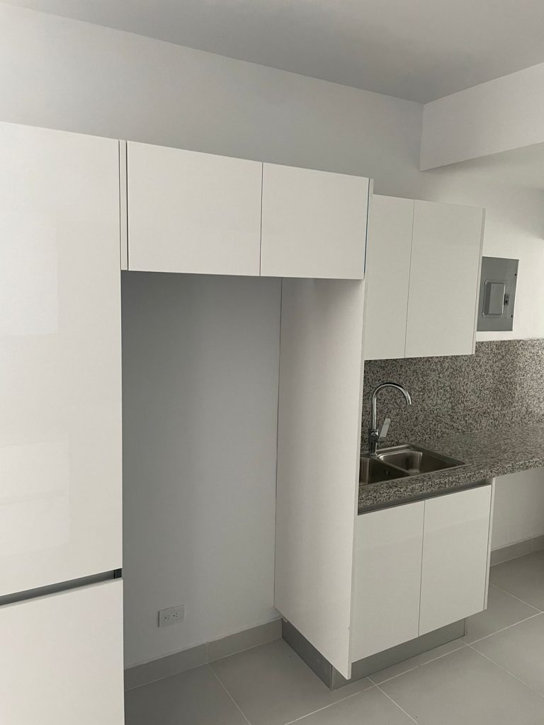 ¡Espectacular apto en venta con terraza en Evaristo Morales !