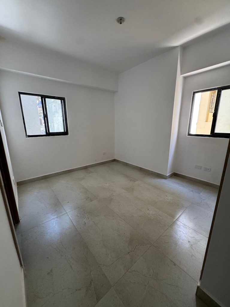 Apartamento en venta en Evaristo Morales – 2 habitaciones