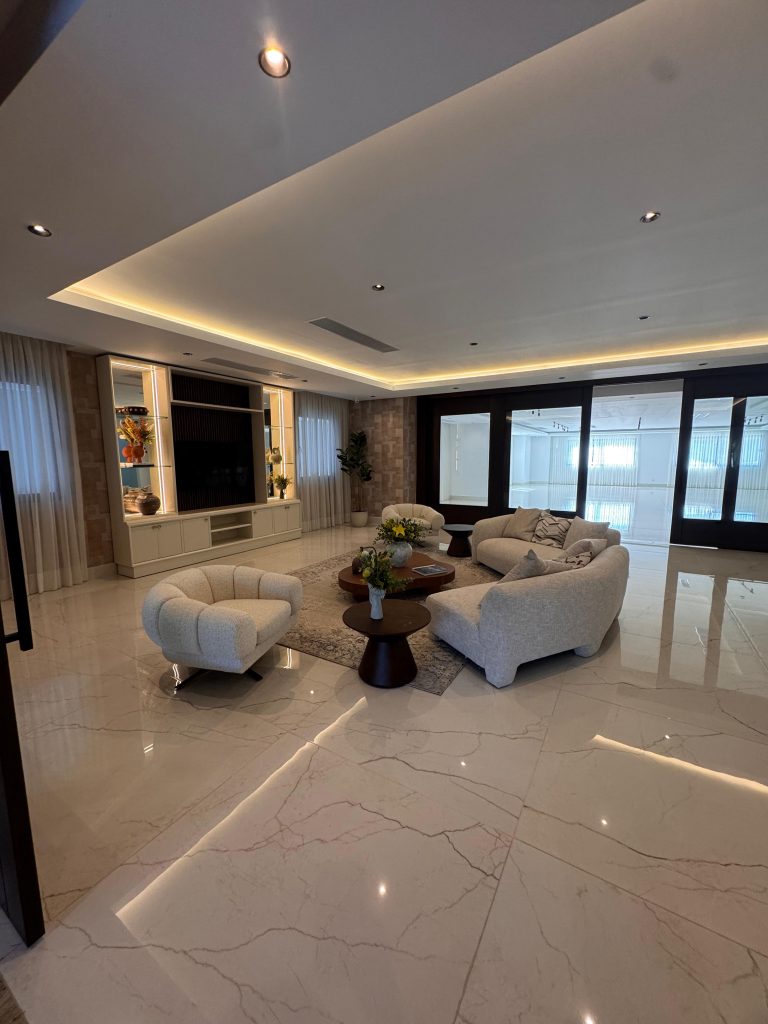 Exclusivo Apartamento de Lujo en Venta en Twin Towers, Av. Anacaona