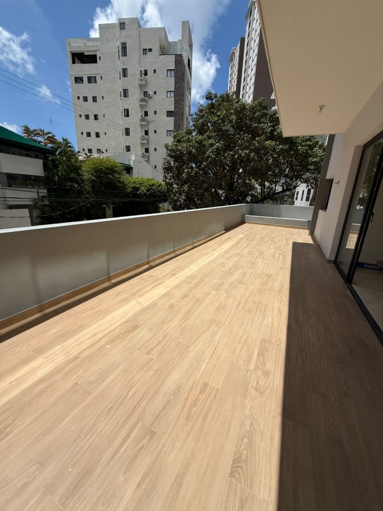 Apartamento en Venta en Serrallés por 376,000$