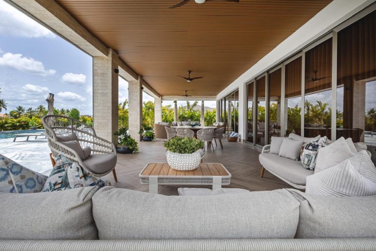 Villa de lujo amueblada con vista al golf y al lago | La Estancia Golf & Country Club